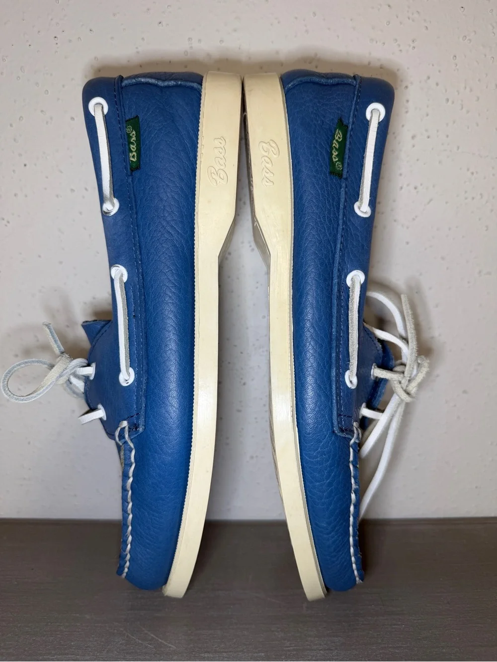 Vintage Bass  Boaters Leather Shoes Made In Taiwan Size 9.5 Great Condition